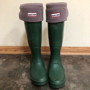 Hunter Women’s Original Tall Rain boots & fleece